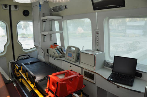 昌乐县救护车内部